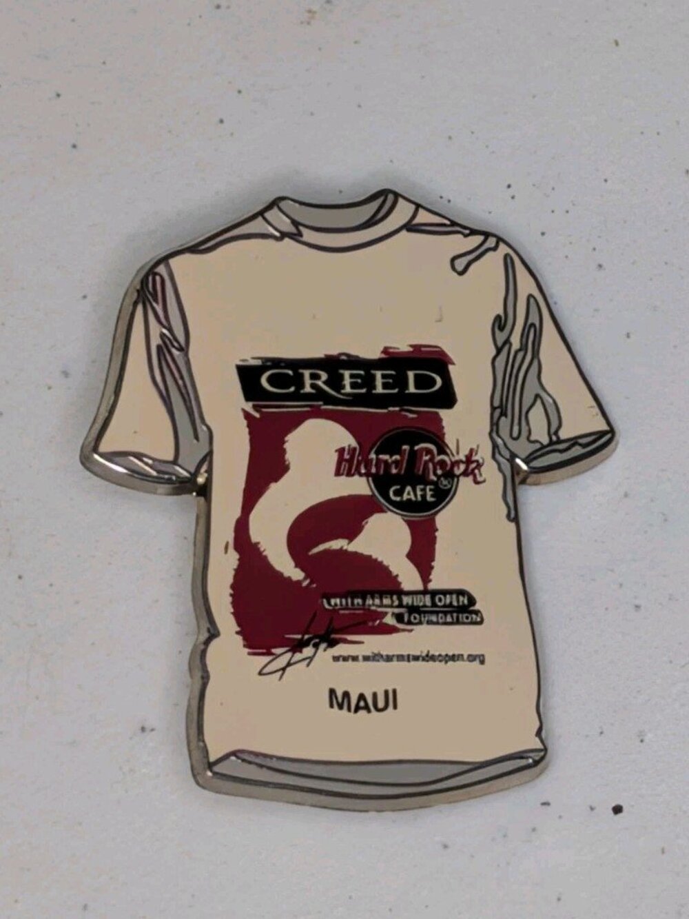 Hard Rock Cafe pin Maui Signature Series 17 Creed T-Shirt 2001
